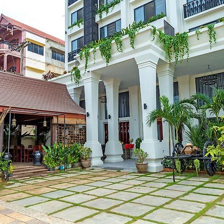 Ly Heng Chhay Hotel Krong Poi Pet Exterior photo