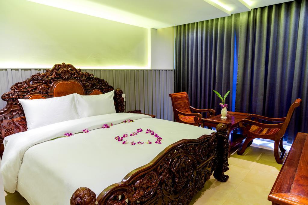 Ly Heng Chhay Hotel Krong Poi Pet Exterior photo