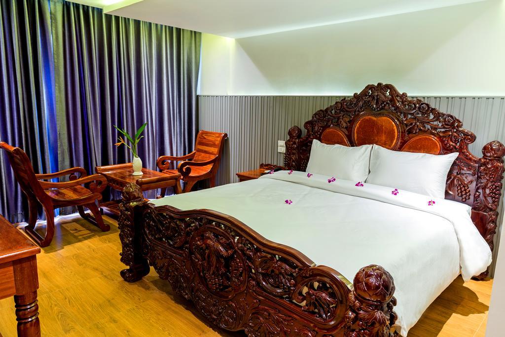 Ly Heng Chhay Hotel Krong Poi Pet Exterior photo