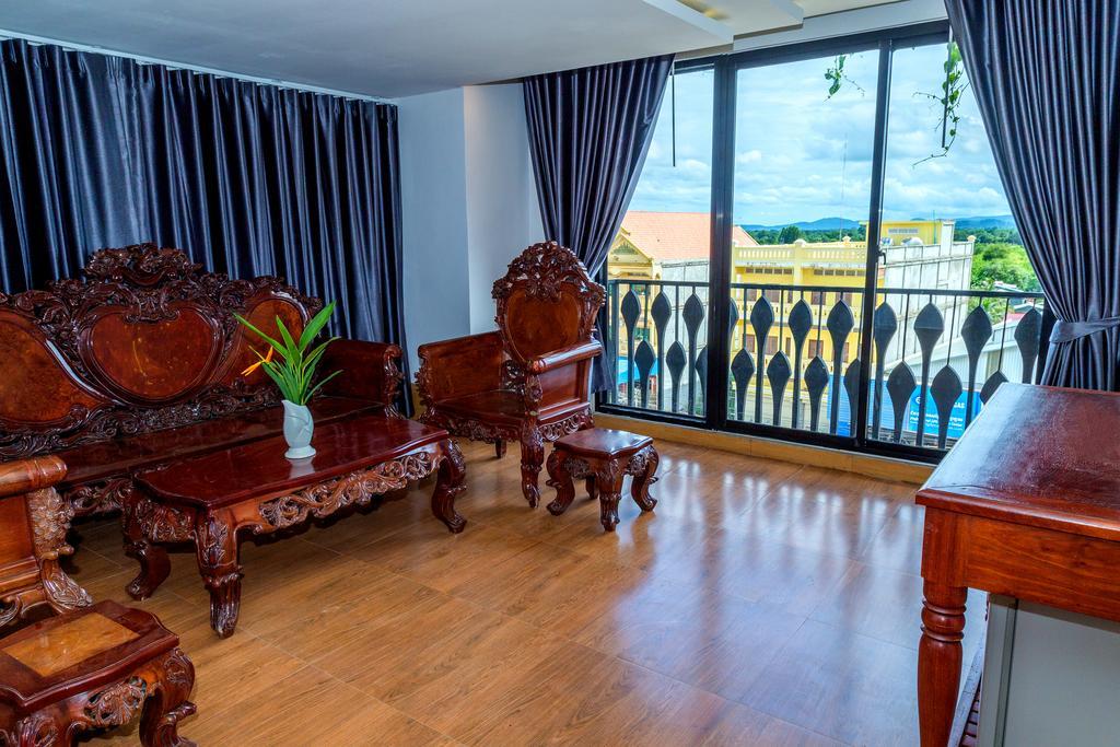 Ly Heng Chhay Hotel Krong Poi Pet Exterior photo