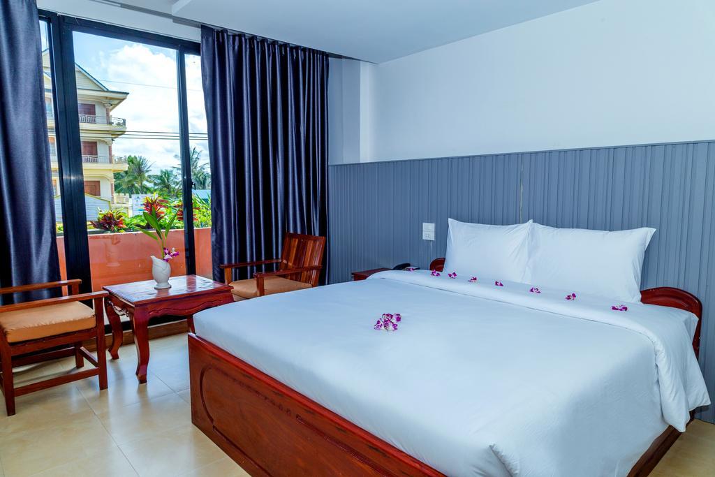 Ly Heng Chhay Hotel Krong Poi Pet Exterior photo
