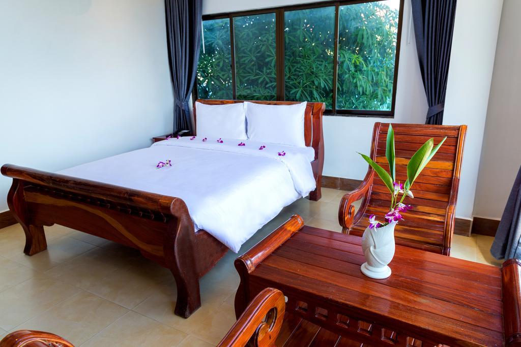 Ly Heng Chhay Hotel Krong Poi Pet Exterior photo