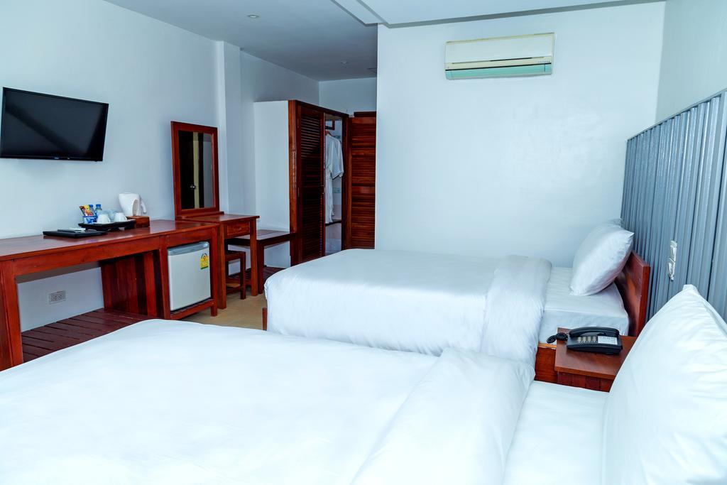 Ly Heng Chhay Hotel Krong Poi Pet Exterior photo