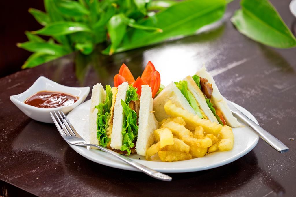 Ly Heng Chhay Hotel Krong Poi Pet Exterior photo