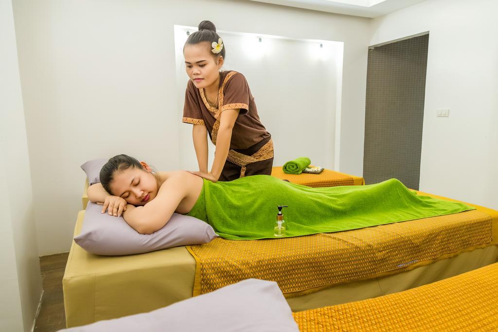 Ly Heng Chhay Hotel Krong Poi Pet Exterior photo